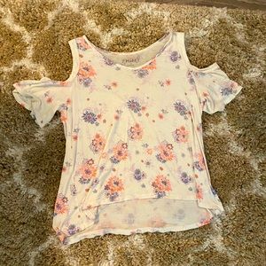 Tee with cold shoulder and floral designs